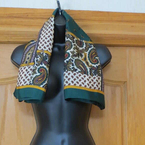 Club 7 Echo scarf - Picture 3 of 15